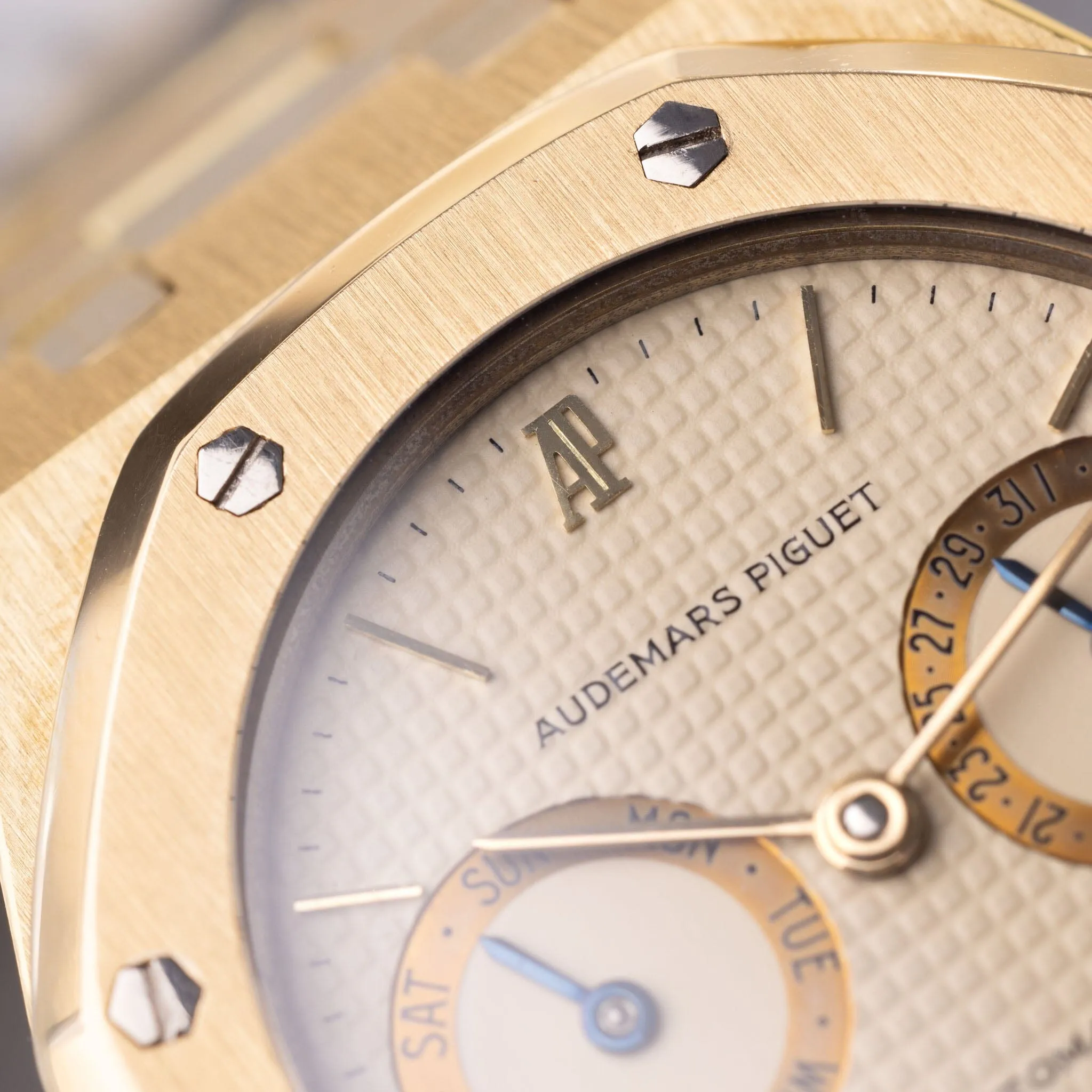 Audemars Piguet Royal 5572BA Oak Day-Date 18kt Yellow Gold "Owl" With Archive Extract