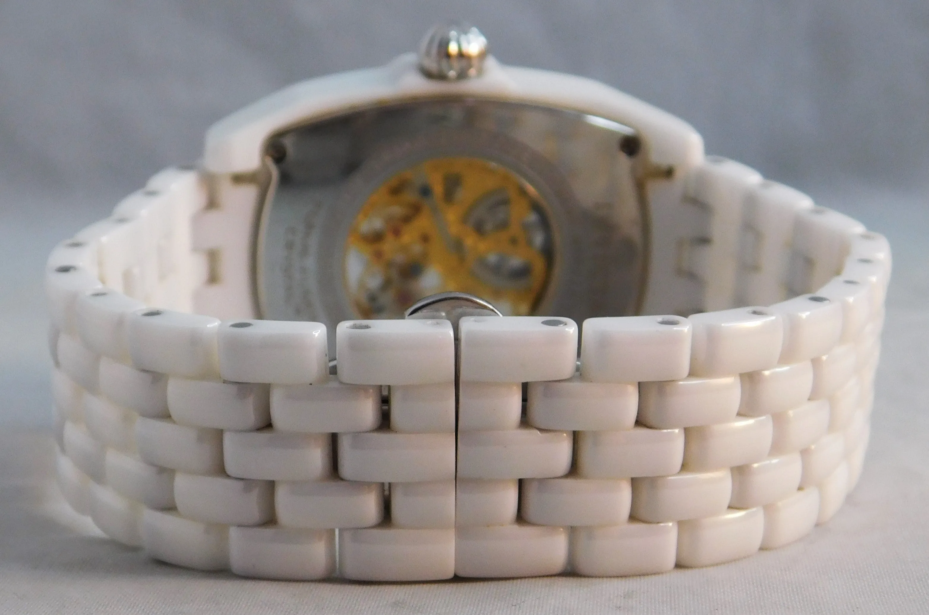 Invicta Lupah Model 1127 Solid White Ceramic Manual Wind Mens Watch....33mm