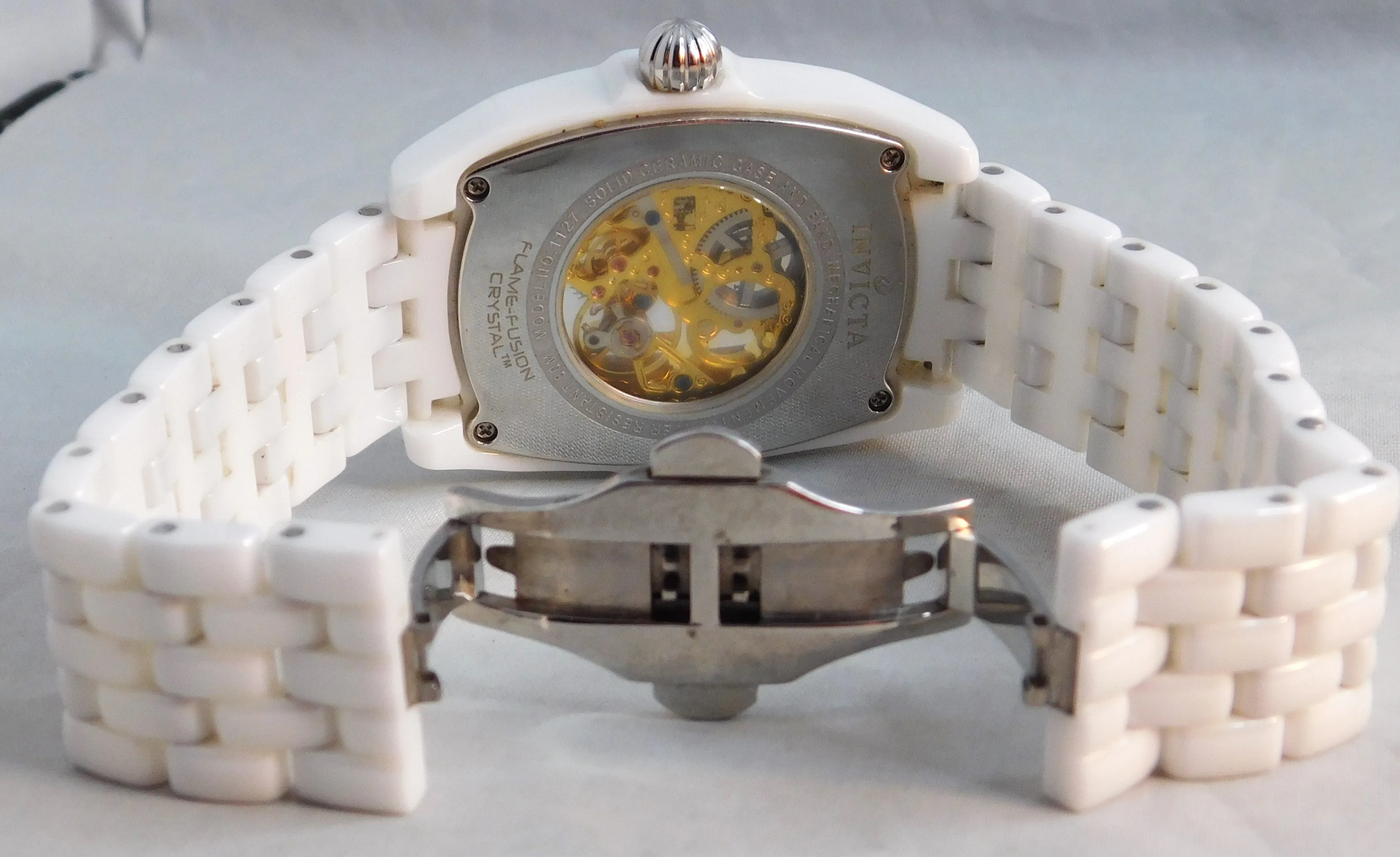 Invicta Lupah Model 1127 Solid White Ceramic Manual Wind Mens Watch....33mm