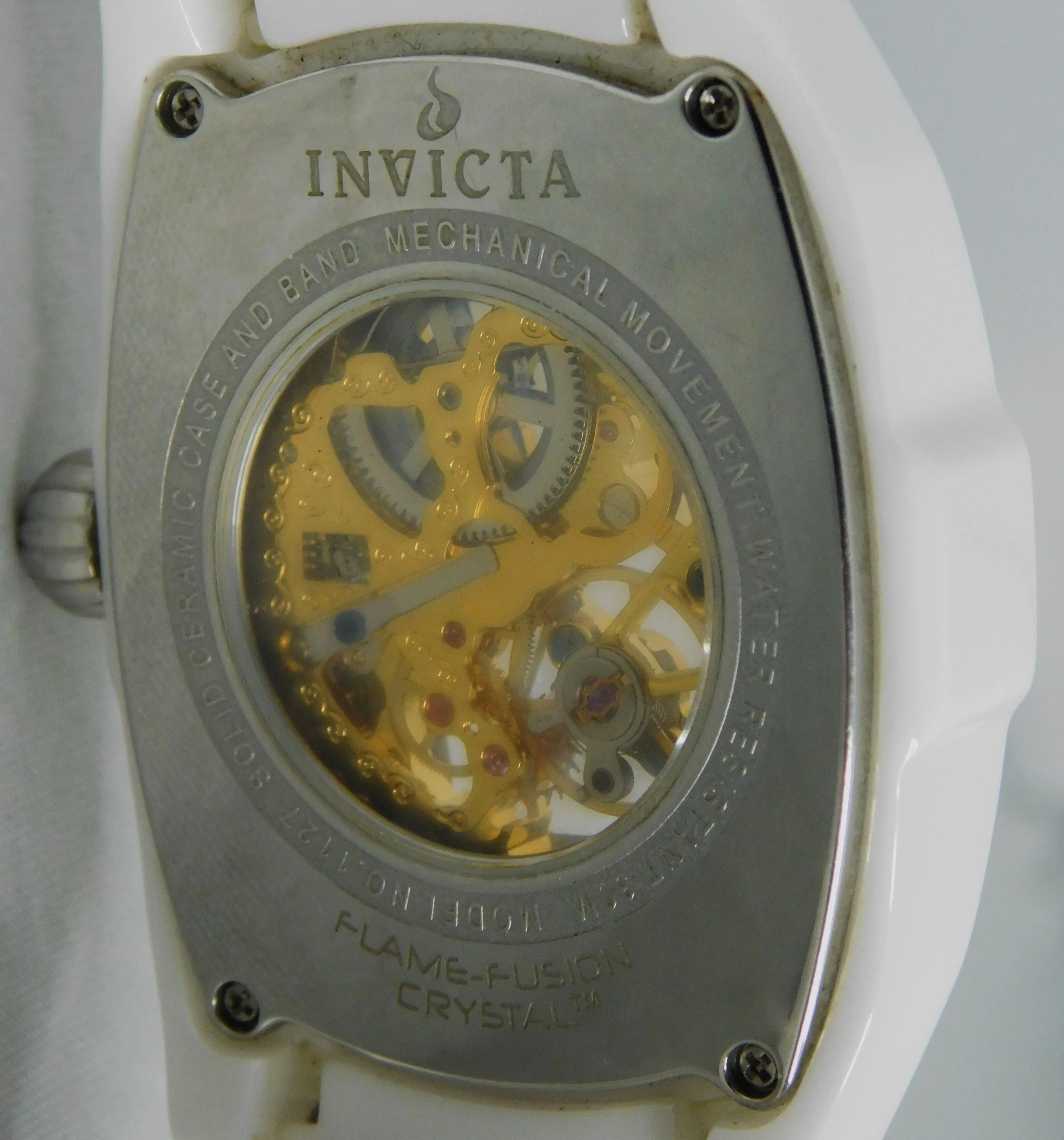 Invicta Lupah Model 1127 Solid White Ceramic Manual Wind Mens Watch....33mm