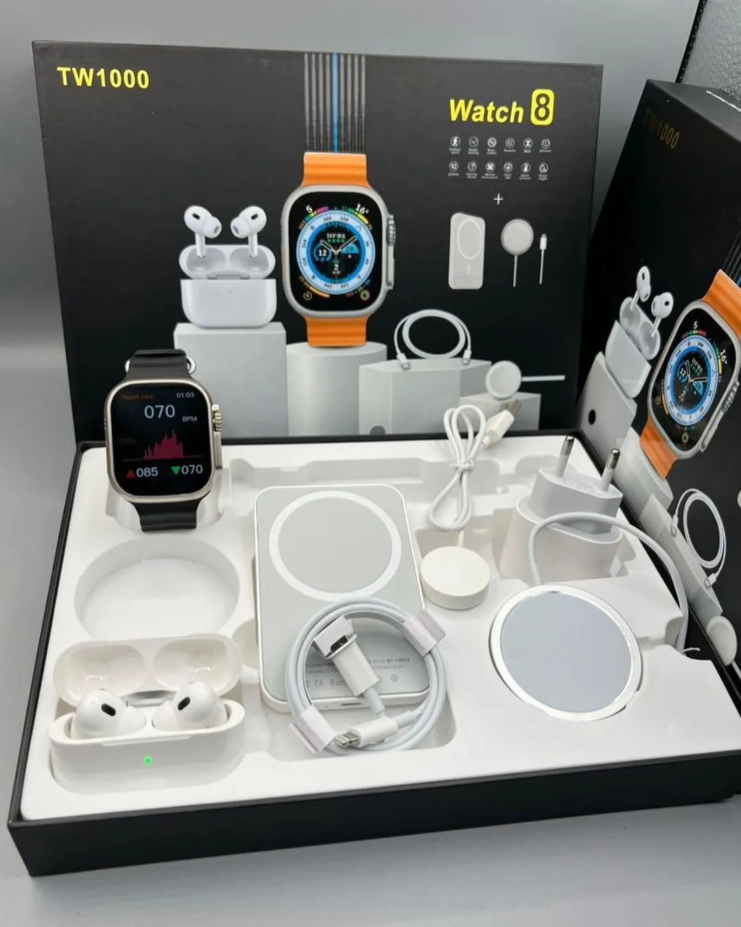 TW1000 Watch 8 Ultra Smart Watch Combo Pack 6 in 1 Comes with Power Pack